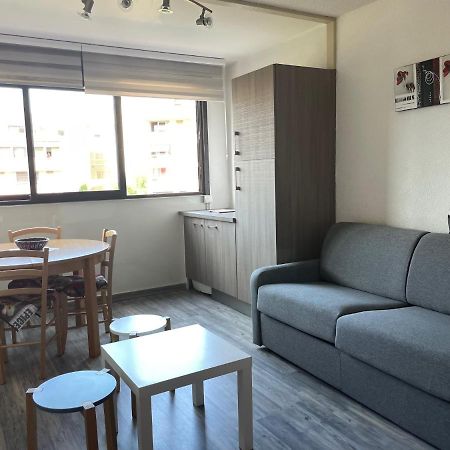 Frejus, Studio Dans Residence Avec Piscine Экстерьер фото