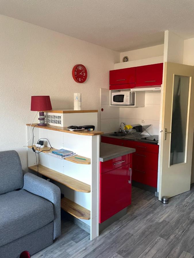 Frejus, Studio Dans Residence Avec Piscine Экстерьер фото